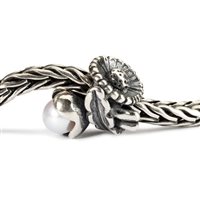 Charm Trollbeads Donna Fiori di nascita in Argento Perla TAGBE-00030 - TAGBE-00030